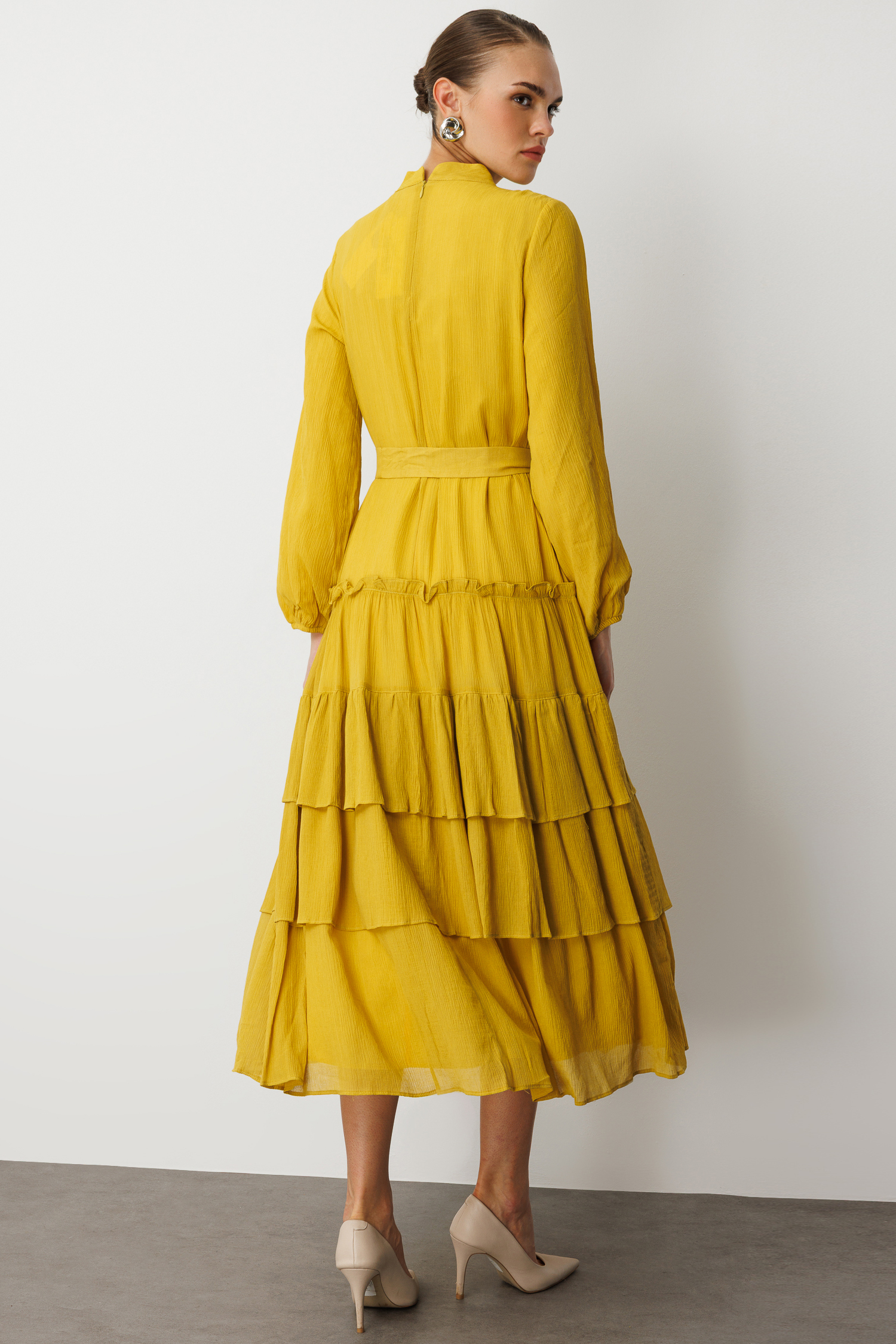 Mizalle Kat Pileli Maksi Koyu Sarı Elbise