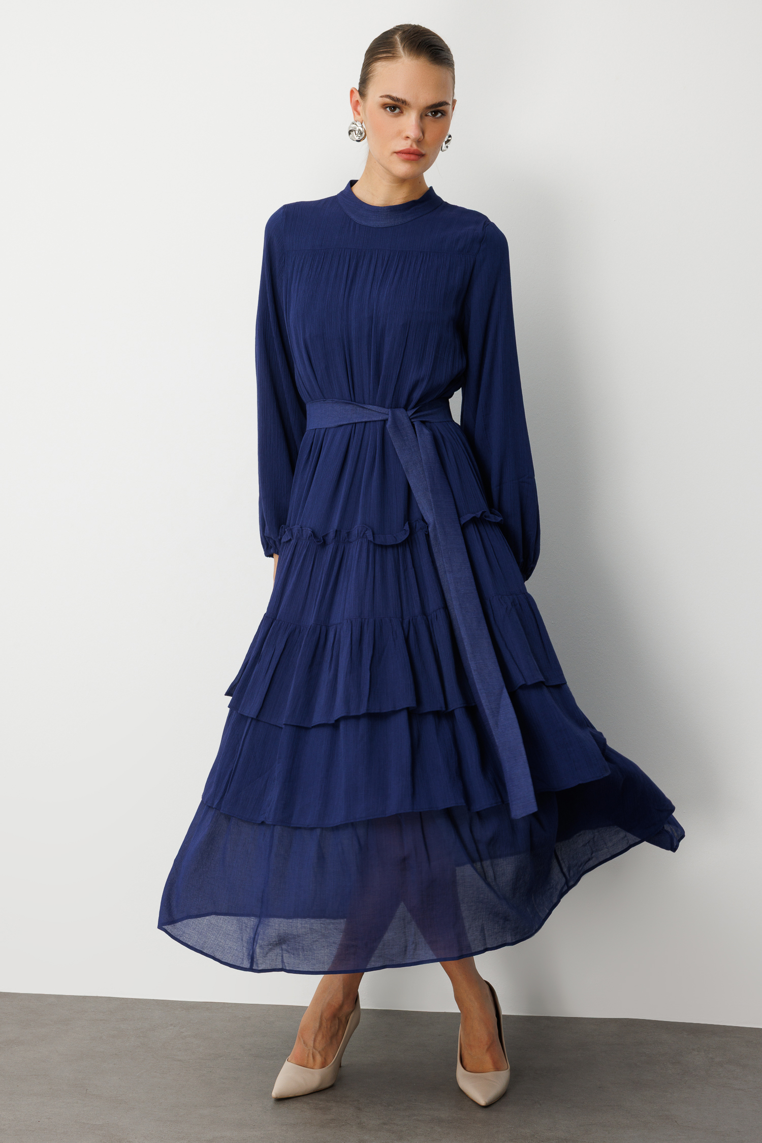 Mizalle - Mizalle Kat Pileli Maksi Lacivert Elbise