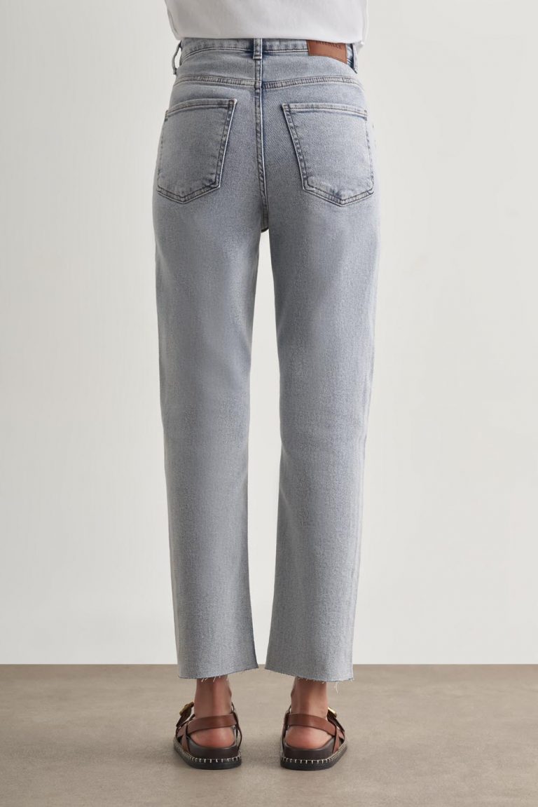 Mizalle Dar Kesim Kesik Paçalı Mom Fit Kar Mavi Denim Pantolon - Mizalle