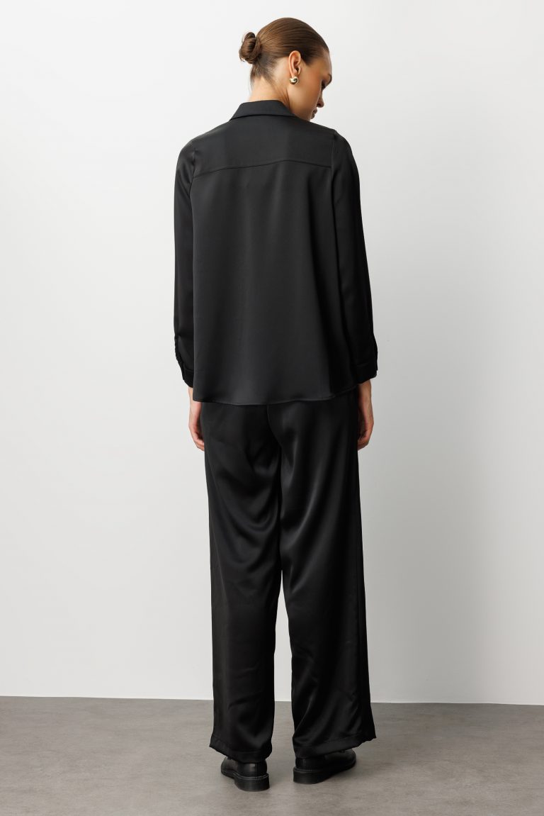 Mizalle Klasik Siyah Saten Gömlek Bluz - Mizalle