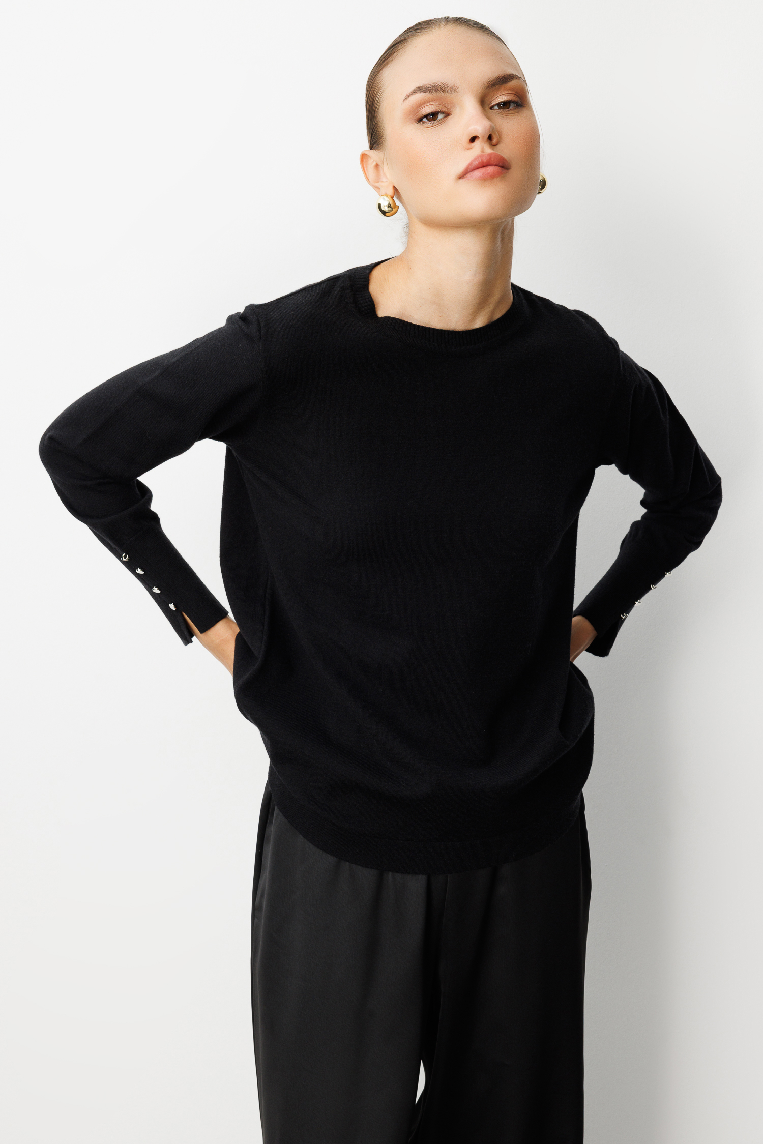 Mizalle Kol Düğmeli Siyah Yuvarlak Yaka İnce Triko Kazak - Mizalle