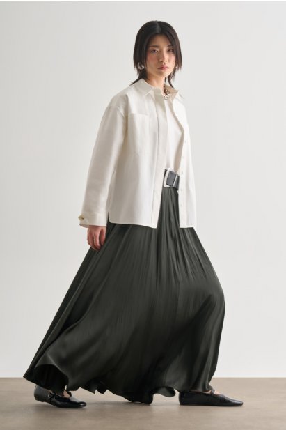 Mizalle Koyu Gri Kırışık Görünümlü Saten Maksi Etek - Mizalle