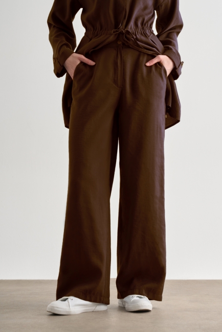 Mizalle - Mizalle Kahverengi Rahat Kesim Geniş Paçalı Modal Pantolon Mizalle - Mizalle Kahverengi Rahat Kesim Geniş Paçalı Modal Pantolon