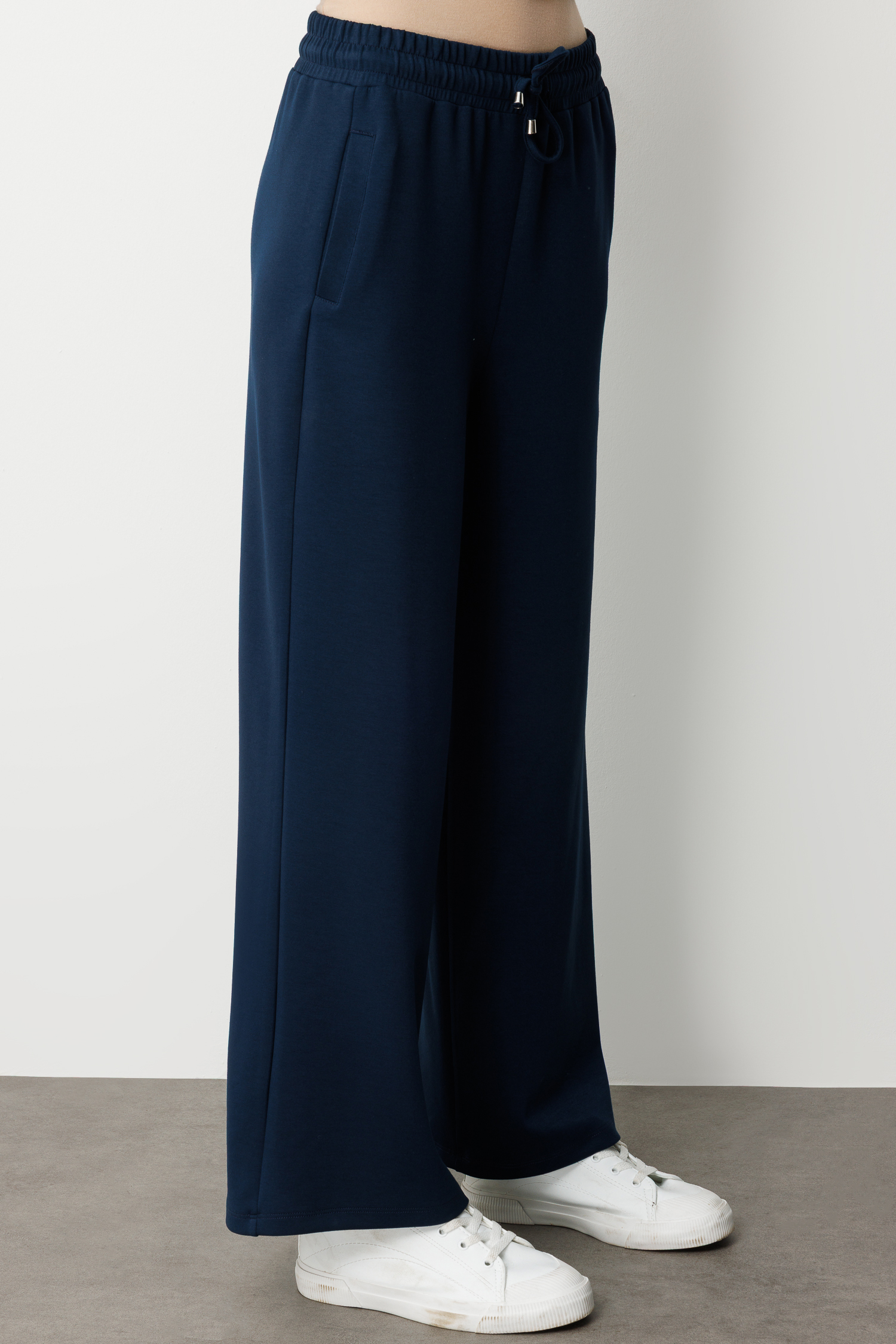 Mizalle Lastikli Yumuşak Dokulu İndigo Mavi Jogger Pantolon - Mizalle