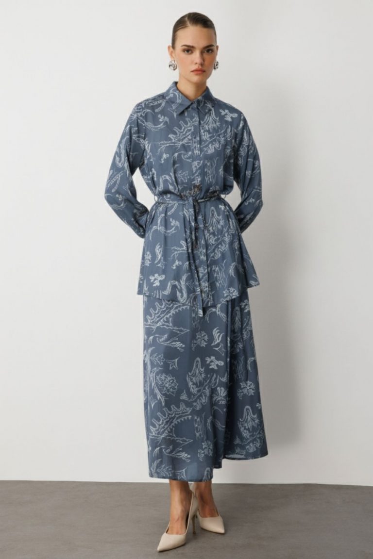 Mizalle Mavi Desenli Evaze Uzun Saten Etek - Mizalle