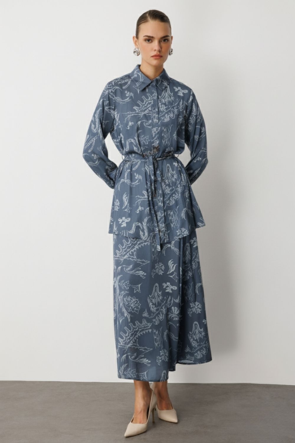 Mizalle Mavi Desenli Kuşaklı Saten Uzun Gömlek Tunik - Mizalle