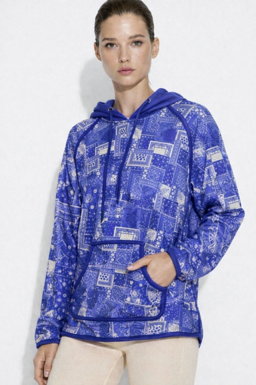 Mizalle Mavi Etnik Desenli Kanguru Cepli Sweatshirt - Mizalle