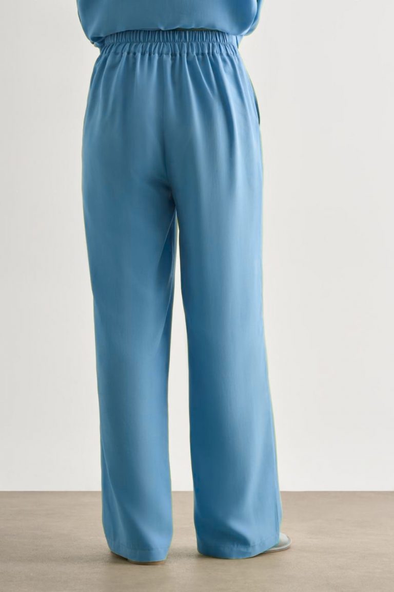 Mizalle Mavi Kemerli Rahat Kesim Modal Pantolon - Mizalle