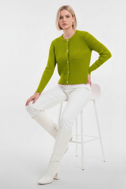 Mizalle - Mizalle Metal Düğmeli Yuvarlak Yaka Kaşkorse Fıstık Yeşili Hırka