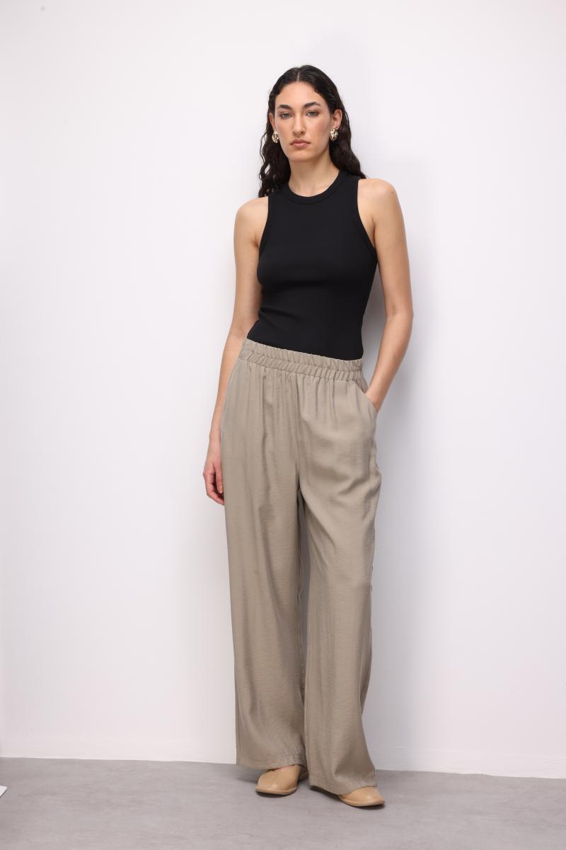 Mizalle Modal Dokulu Lastikli Bej Rengi Rahat Pantolon - Mizalle