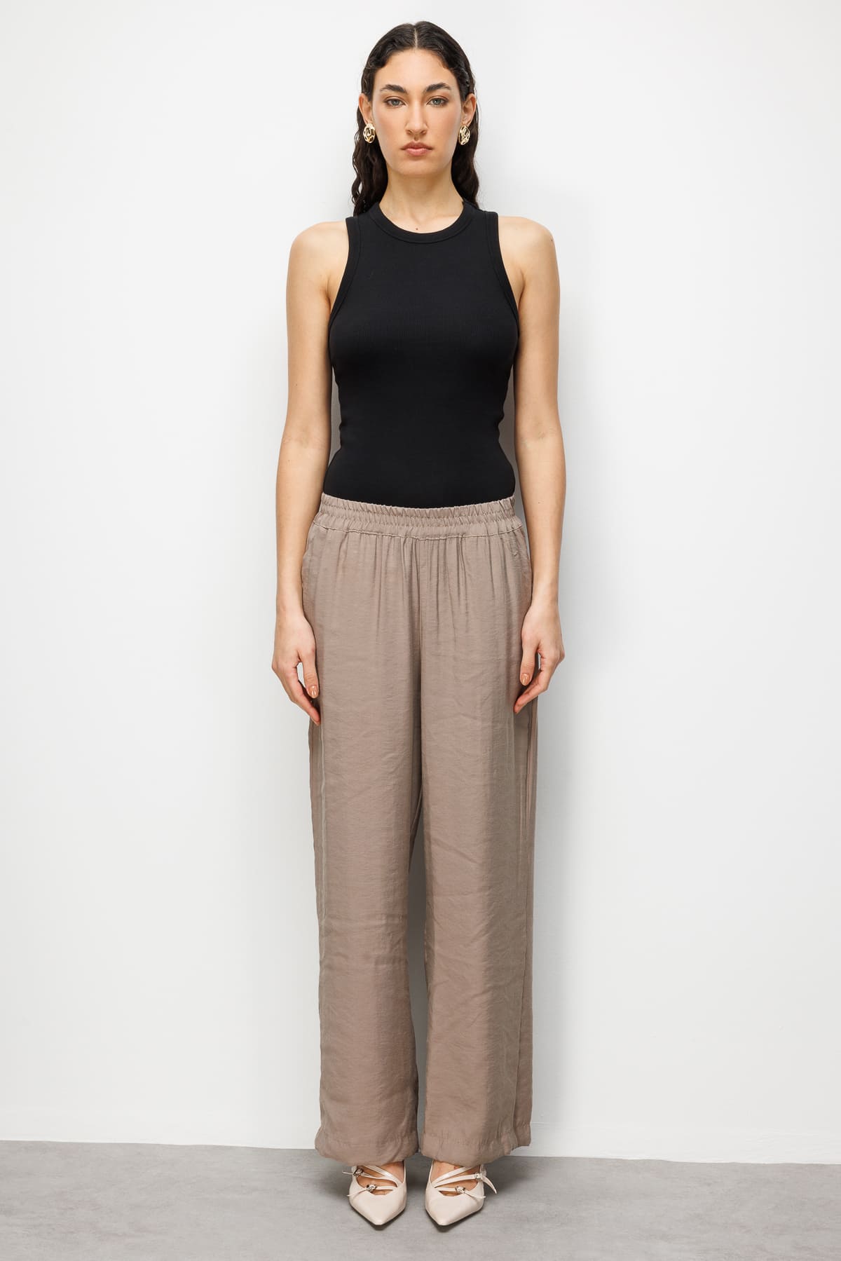 Mizalle Modal Dokulu Lastikli Bej Rengi Rahat Pantolon - Mizalle