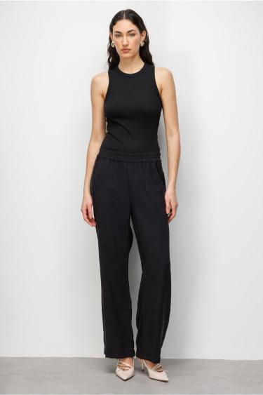 Mizalle Modal Dokulu Lastikli Siyah Rahat Pantolon - Mizalle