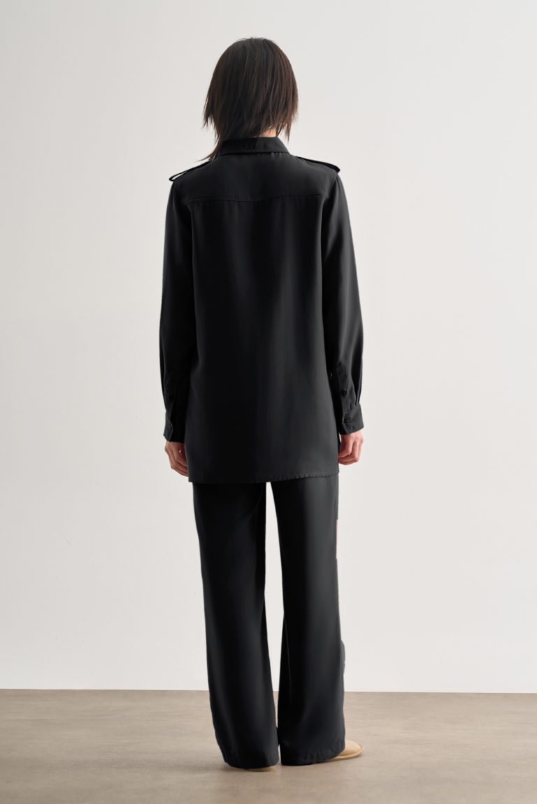 Mizalle Modal Karışımlı Apoletli Siyah Rengi Tunik - Mizalle