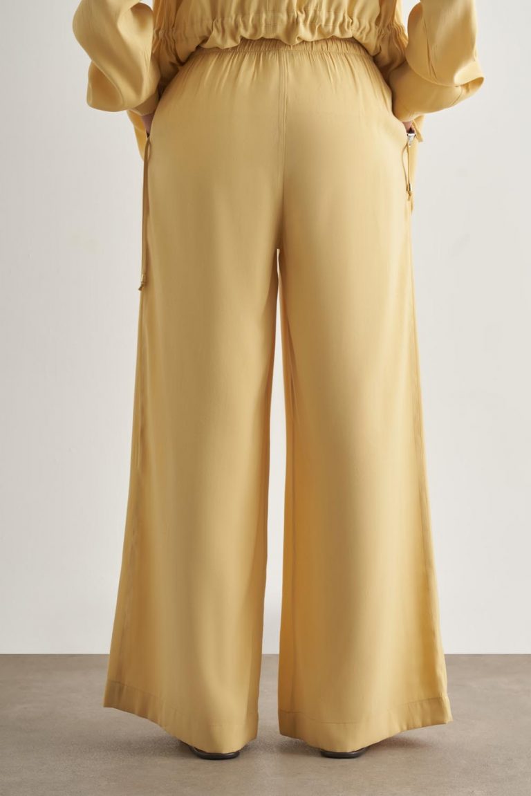 Mizalle Modal Karışımlı Rahat Kesim Beli Lastikli Sarı Pantolon - Mizalle