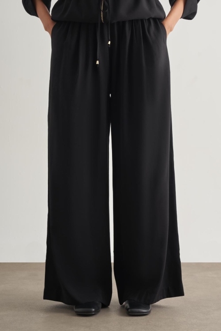 Mizalle - Mizalle Modal Karışımlı Rahat Kesim Beli Lastikli Siyah Pantolon