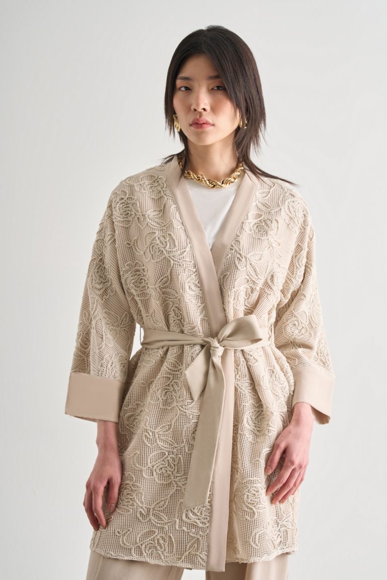 Mizalle Örgü Nakışlı Bej Rengi Premium Kimono Ceket - Mizalle