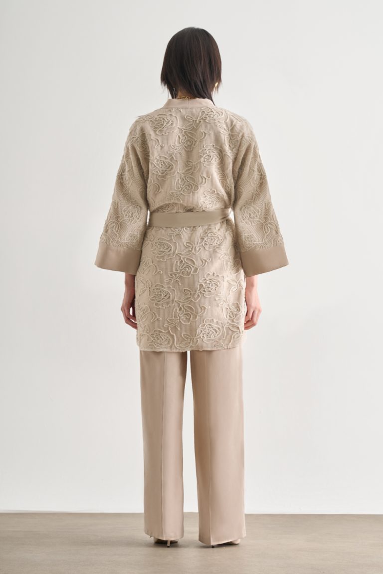 Mizalle Örgü Nakışlı Bej Rengi Premium Kimono Ceket - Mizalle