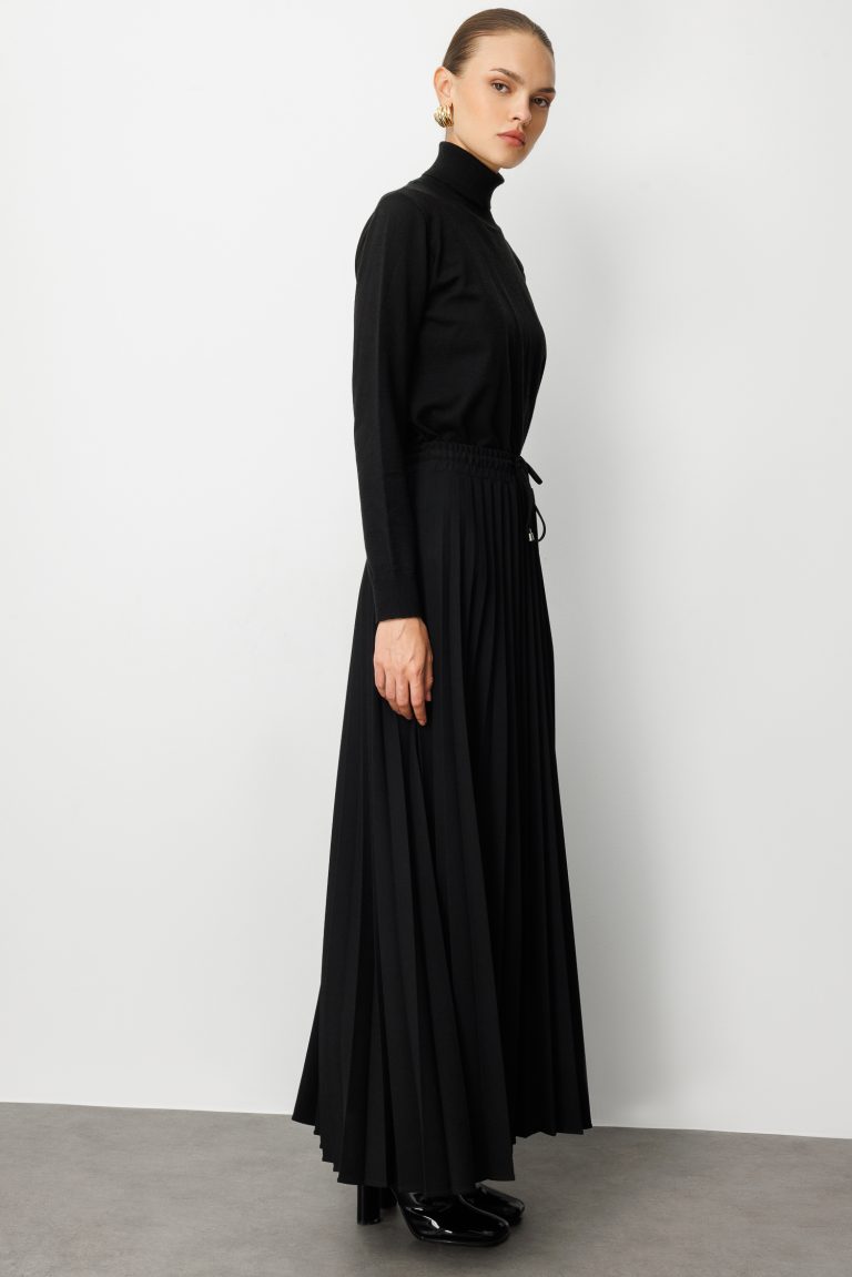 Mizalle Örme Krep Piliseli Maksi Siyah Etek - Mizalle