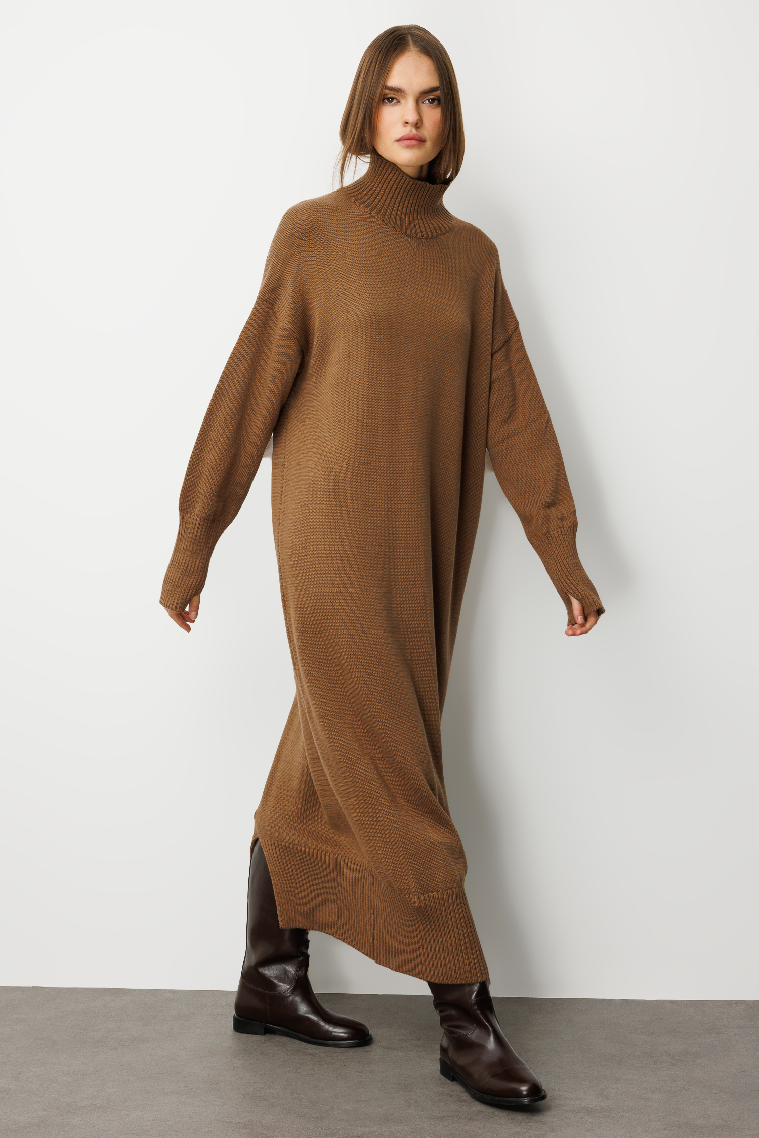 Mizalle - Mizalle Oversize Dik Yaka Karamel Rengi Uzun Kalın Triko Elbise