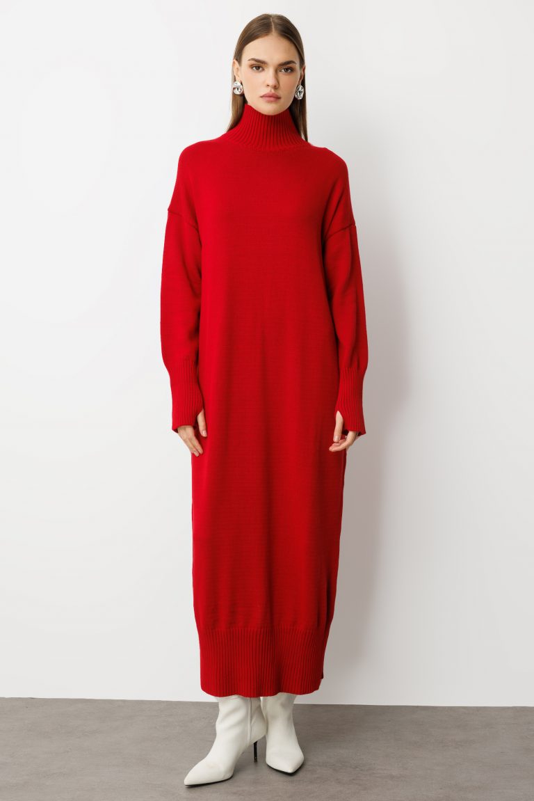 Mizalle Oversize Dik Yaka Kırmızı Uzun Kalın Triko Elbise - Mizalle