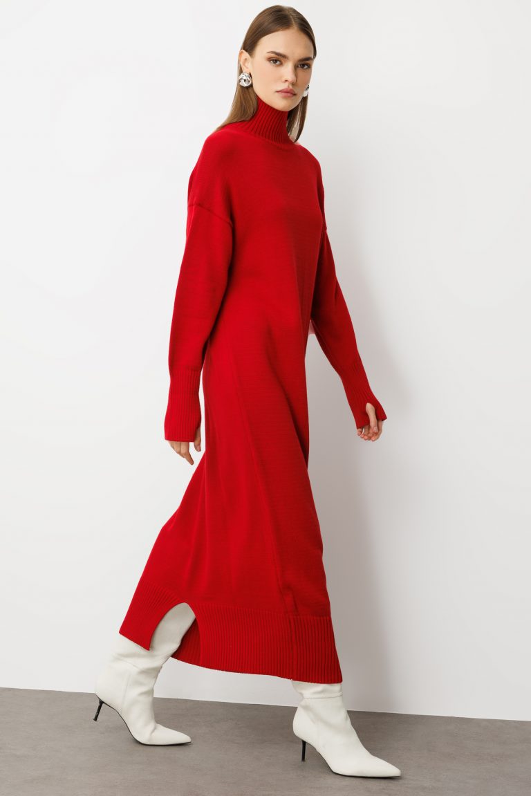 Mizalle Oversize Dik Yaka Kırmızı Uzun Kalın Triko Elbise - Mizalle