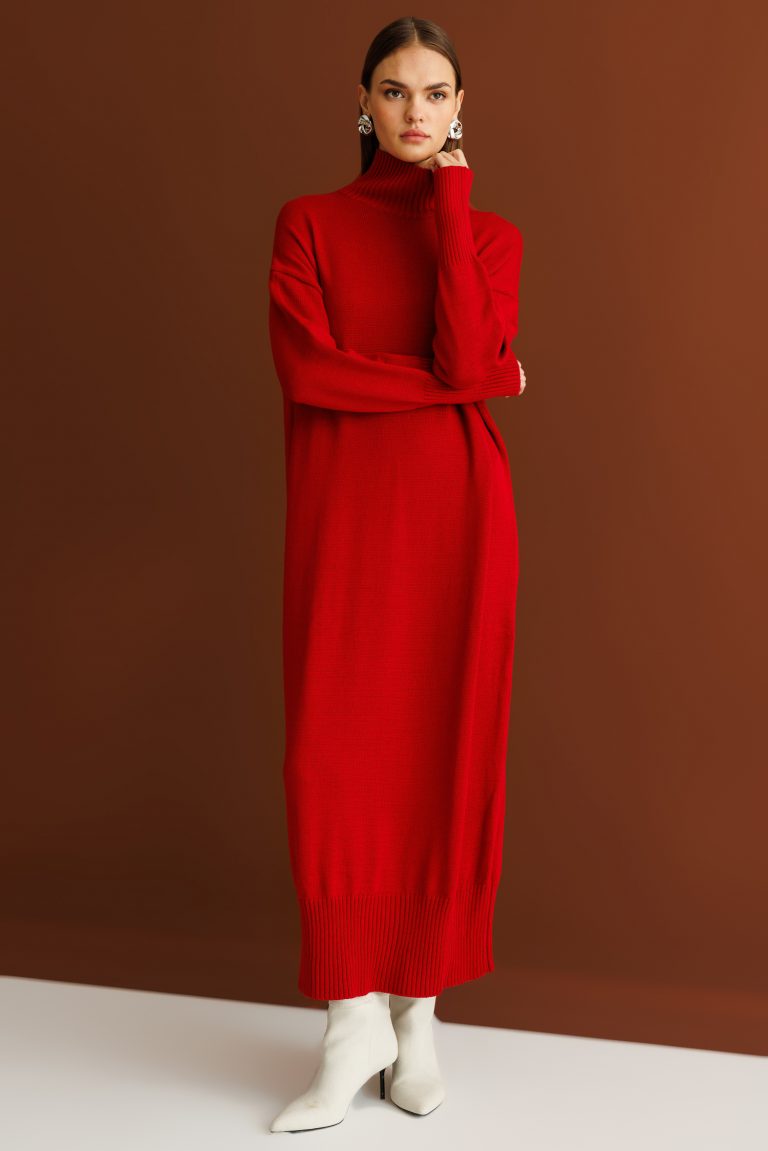 Mizalle Oversize Dik Yaka Kırmızı Uzun Kalın Triko Elbise - Mizalle