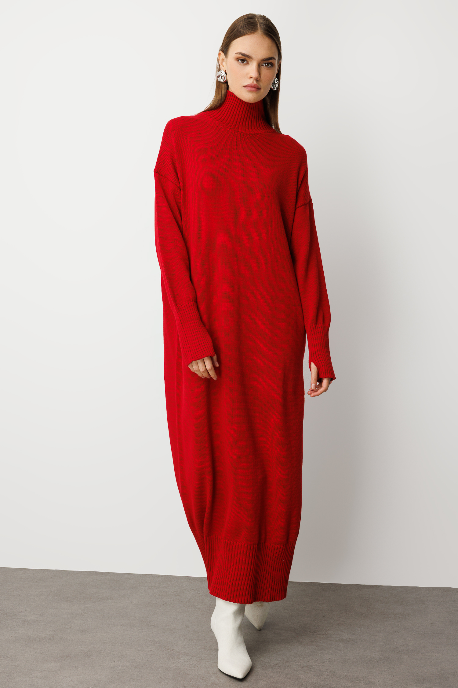 Mizalle Oversize Dik Yaka Kırmızı Uzun Kalın Triko Elbise
