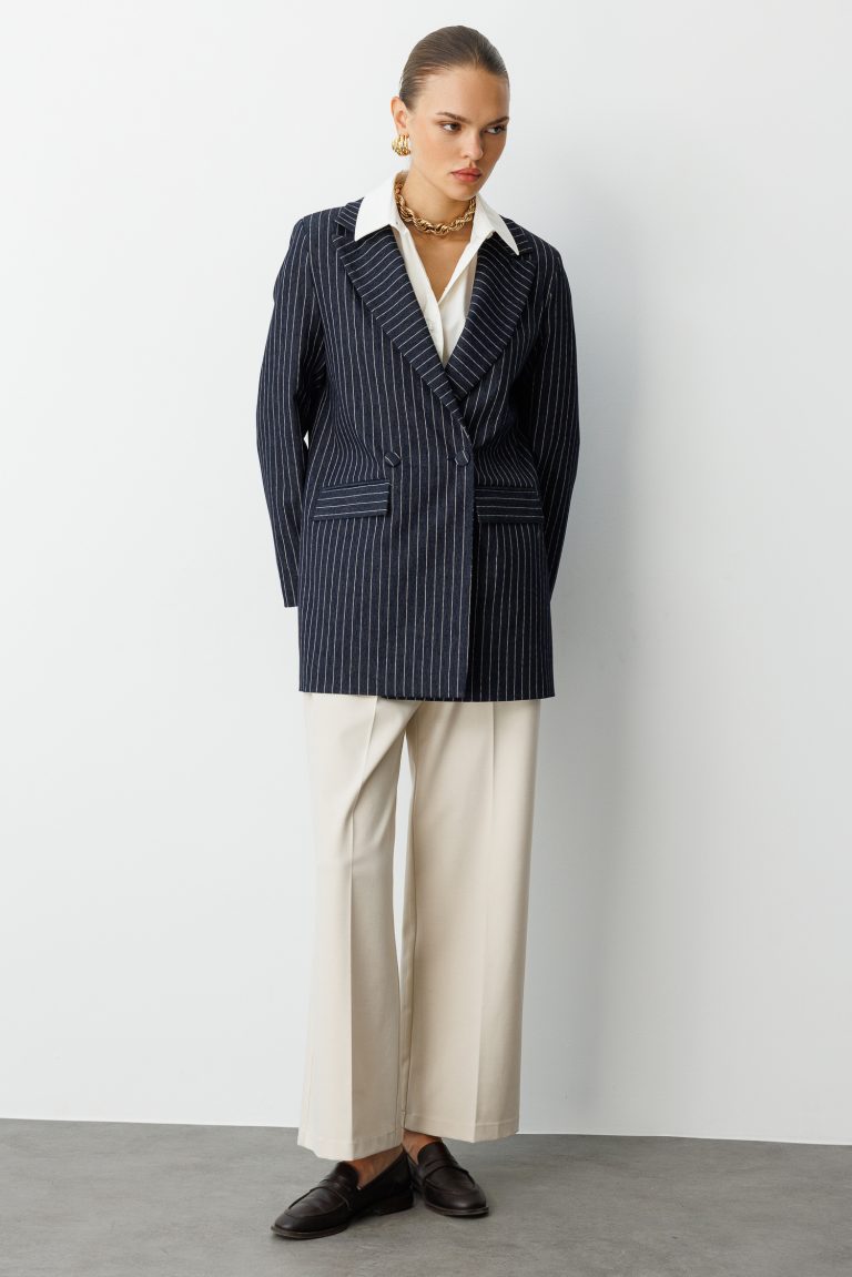 Mizalle Oversize Lacivert Çizgili Özel Tasarım Kruvaze Ceket - Mizalle
