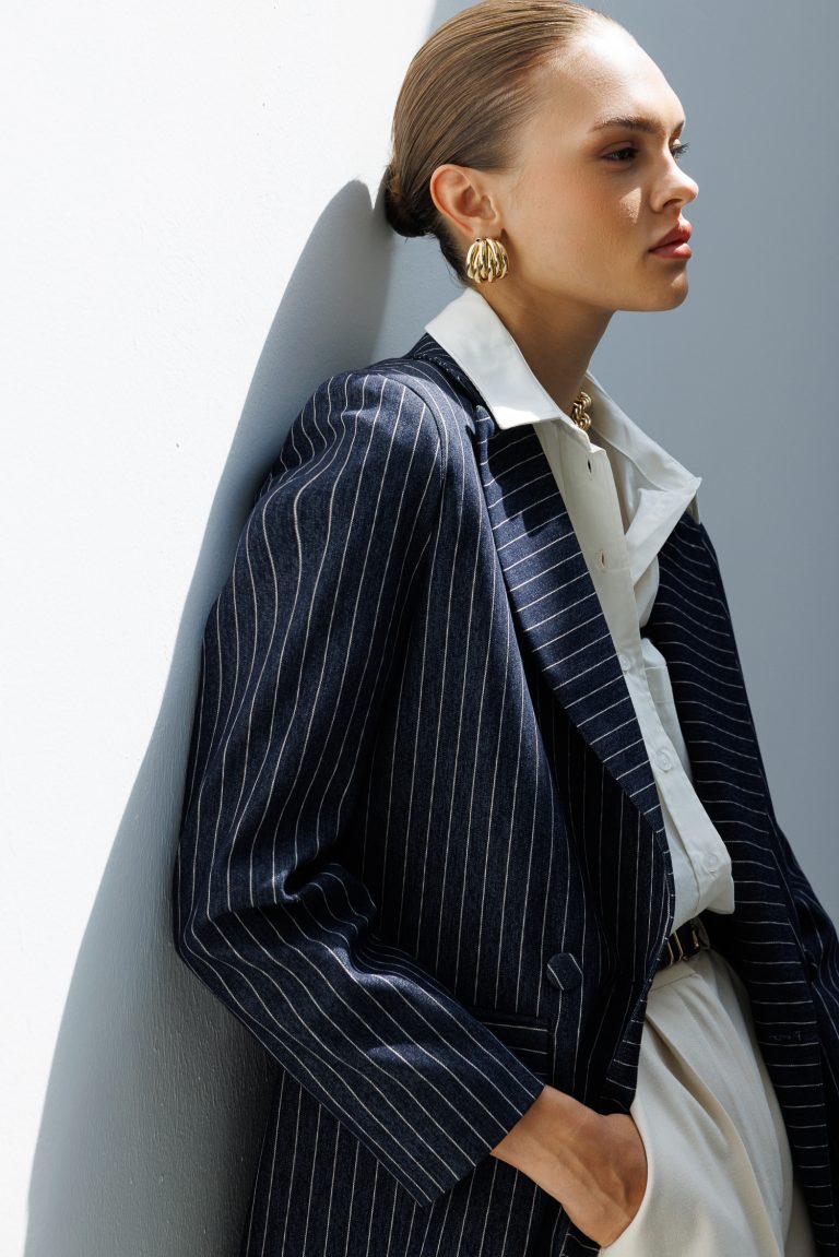 Mizalle Oversize Lacivert Çizgili Özel Tasarım Kruvaze Ceket - Mizalle