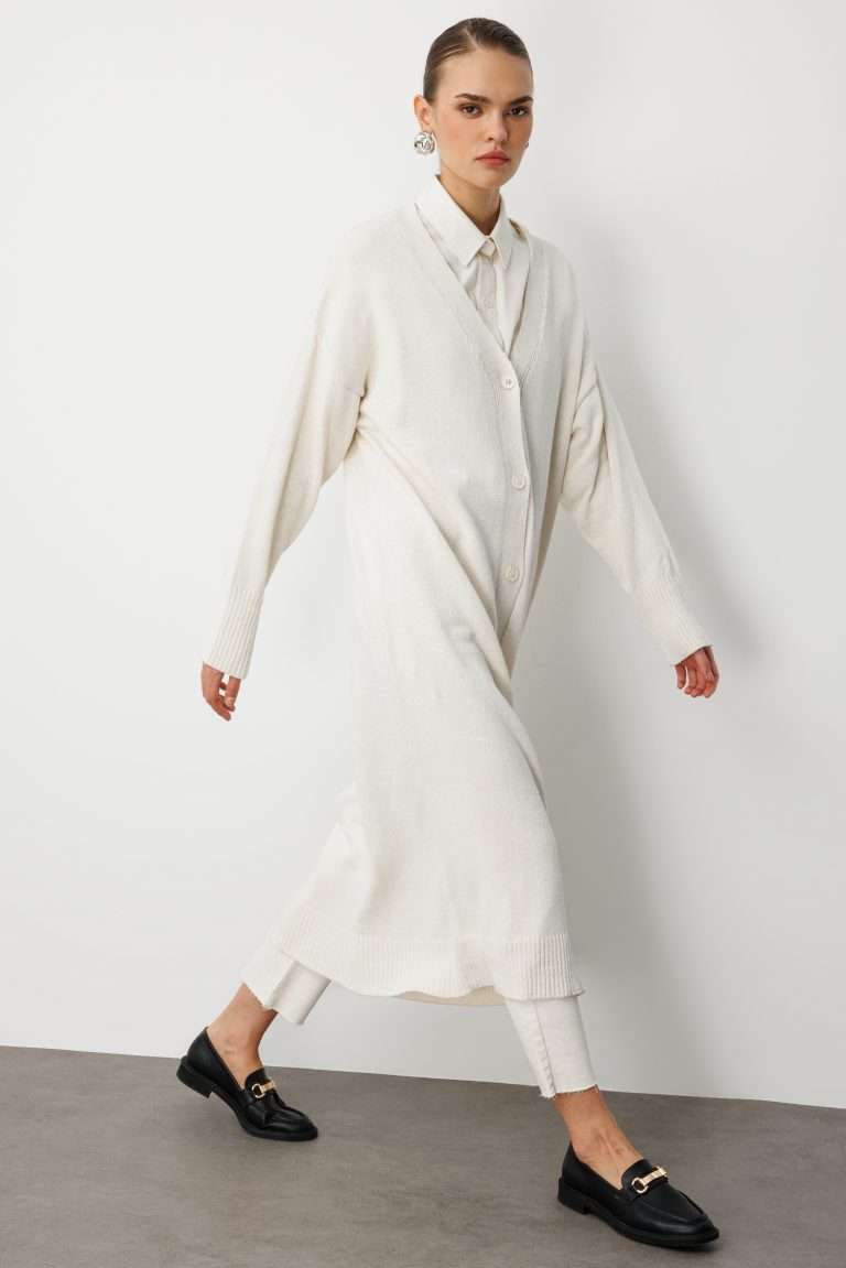 Mizalle Oversize V Yaka Uzun Ekru Triko Hırka - Mizalle