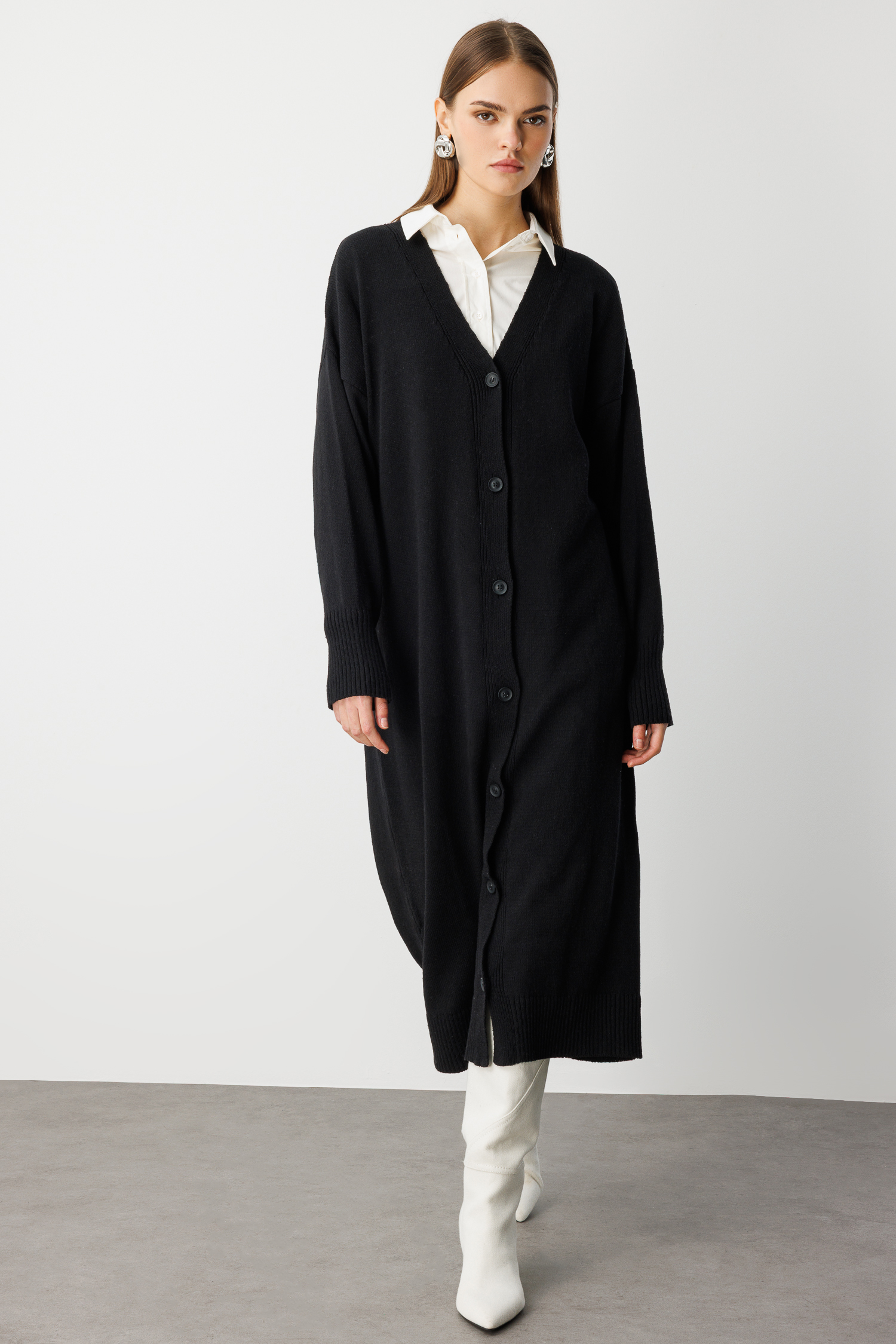 Mizalle Oversize V Yaka Uzun Siyah Triko Hırka