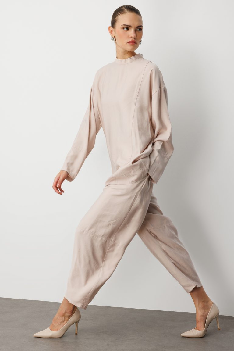 Mizalle Oversize Yüksek Yaka Modal Karışımlı Bej Rengi Tunik - Mizalle