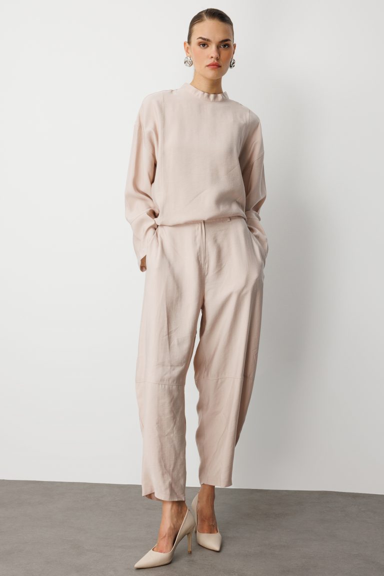 Mizalle Oversize Yüksek Yaka Modal Karışımlı Bej Rengi Tunik - Mizalle