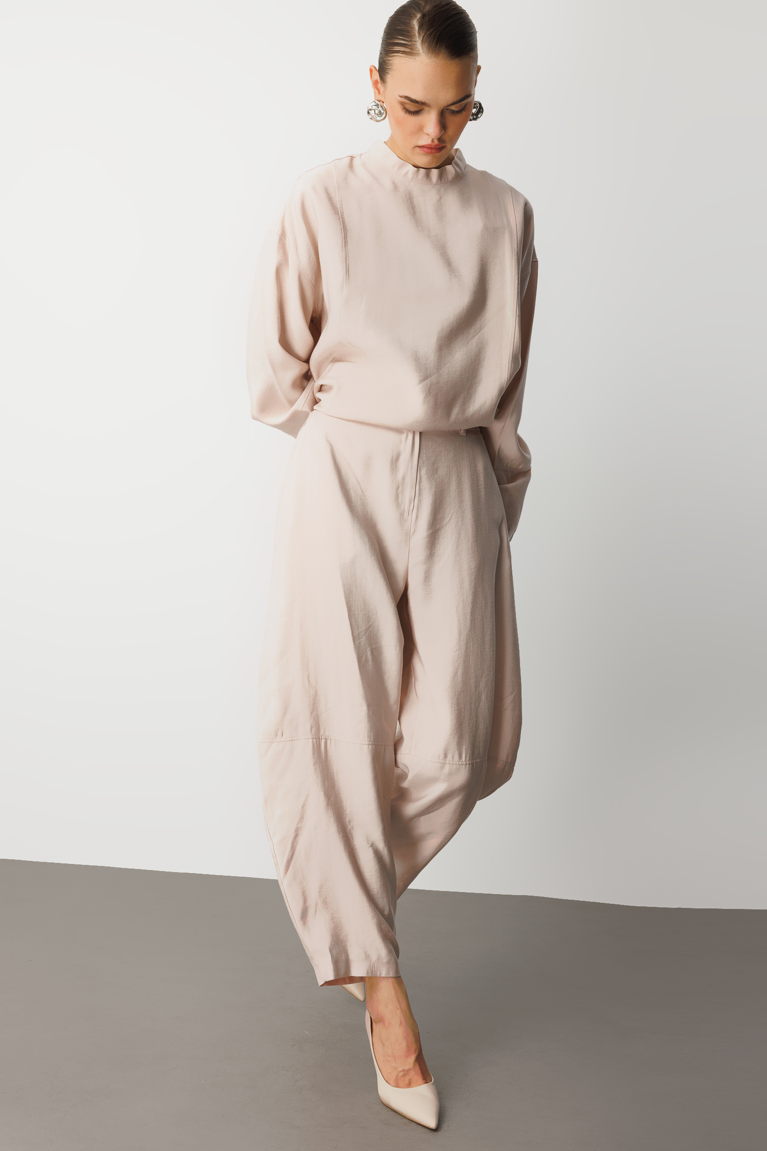 Mizalle Oversize Yüksek Yaka Modal Karışımlı Bej Rengi Tunik - 6