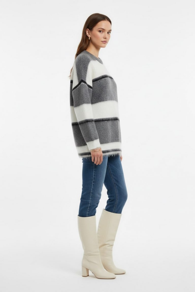 Mizalle Oversize Yumuşak Doklu Gri Ekru Çizgili Triko Kazak - Mizalle