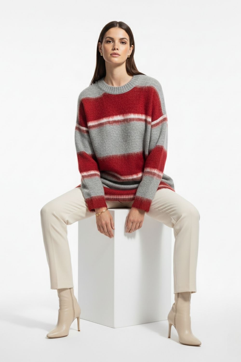 Mizalle Oversize Yumuşak Doklu Gri Kırmızı Çizgili Triko Ka - Mizalle