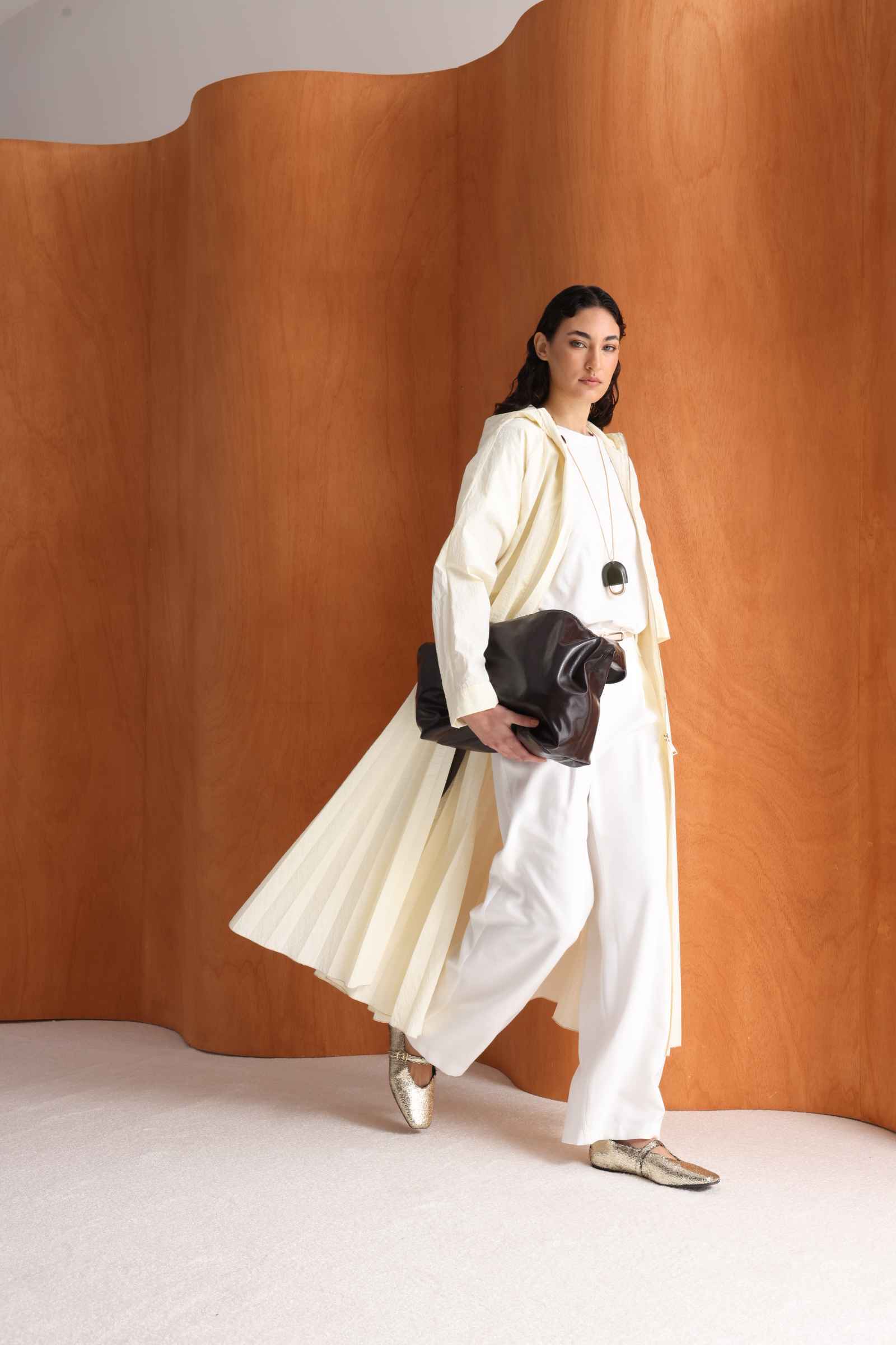 Mizalle Özel Tasarım Piliseli Ekru Trençkot - Mizalle