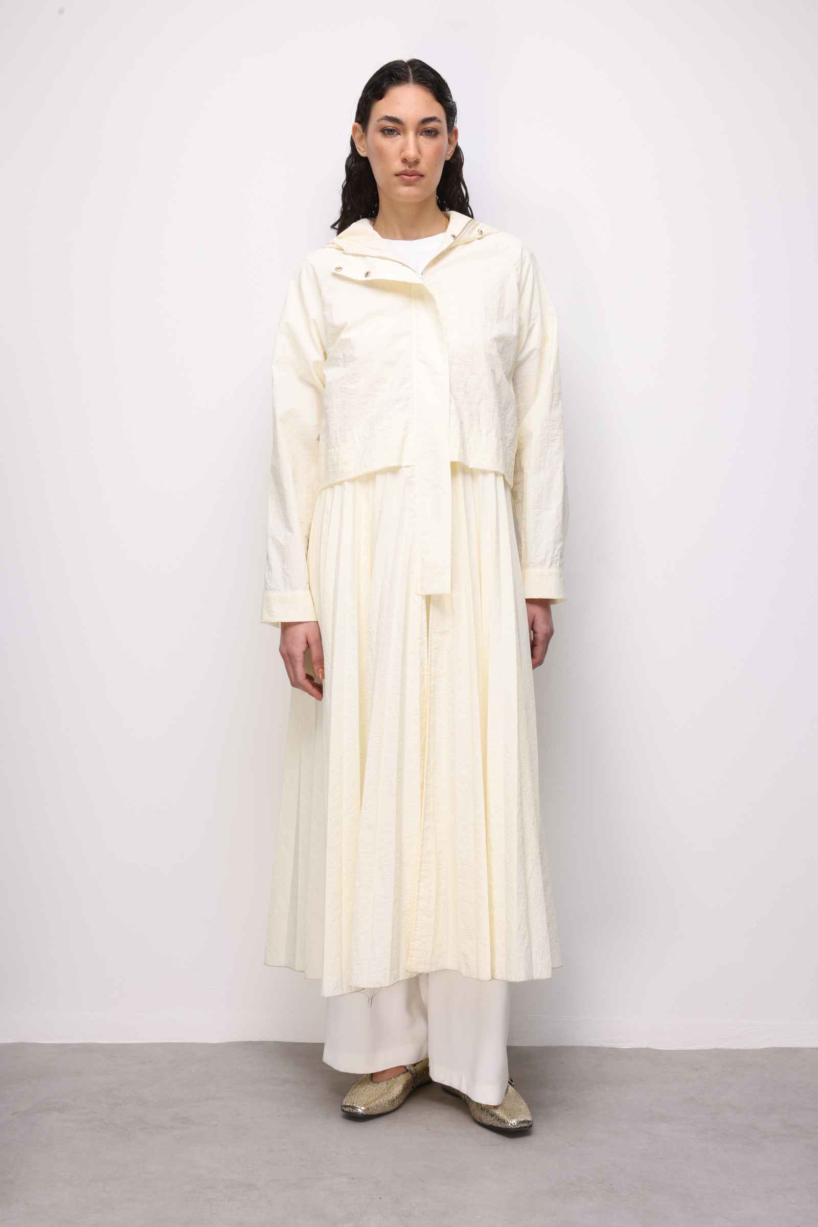 Mizalle Özel Tasarım Piliseli Ekru Trençkot - Mizalle