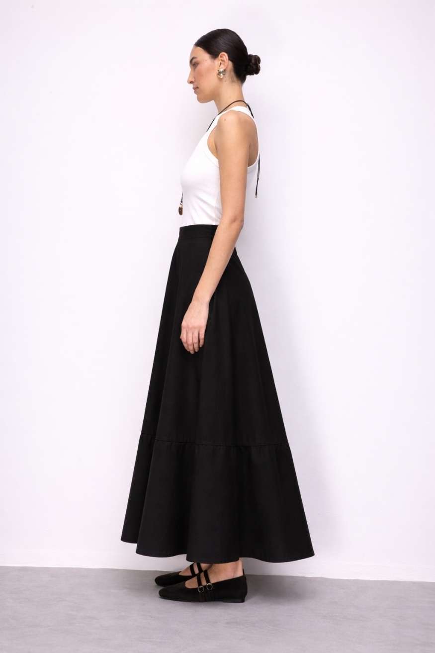 Mizalle Pamuklu Evaze Volanlı Maksi Siyah Etek - Mizalle