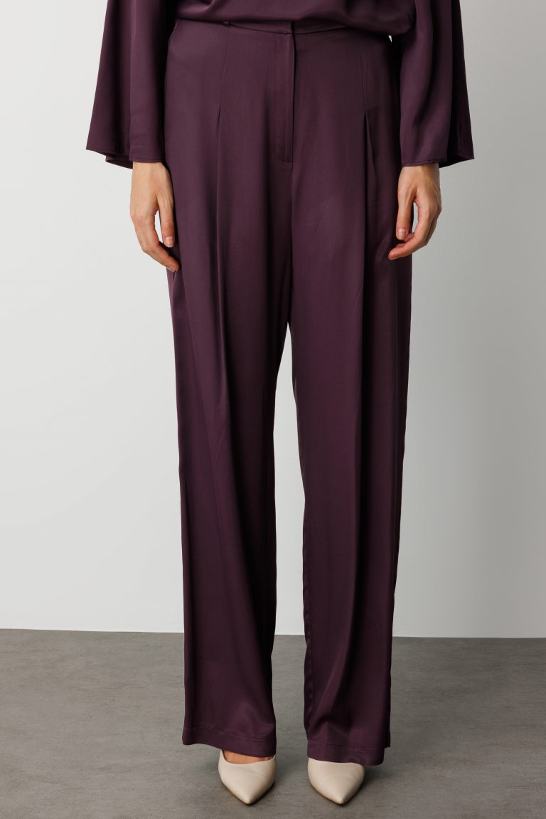 Mizalle Pilise Detaylı Bordo Saten Dökümlü Pantolon - Mizalle