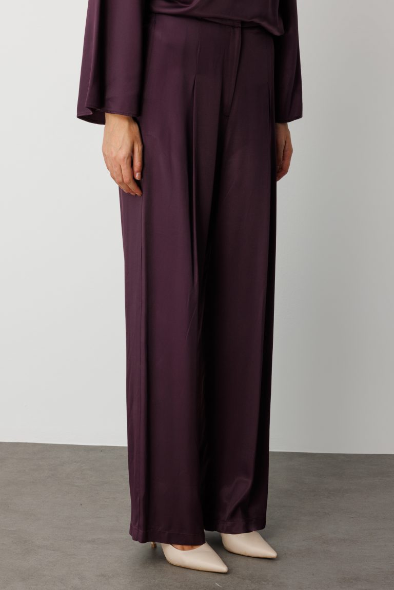 Mizalle Pilise Detaylı Bordo Saten Dökümlü Pantolon - Mizalle