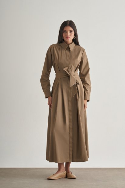 Mizalle Premium Saf Pamuk Mocha Rengi Piliseli Uzun Elbise - Mizalle