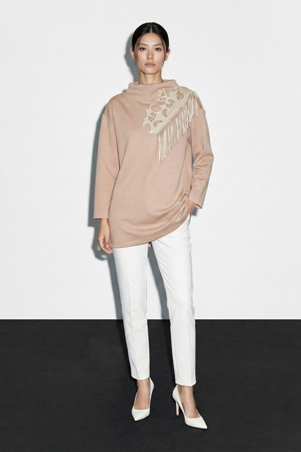 Mizalle Püskül Troklu Yüksek Yaka Bej Rengi Scuba Tunik - Mizalle