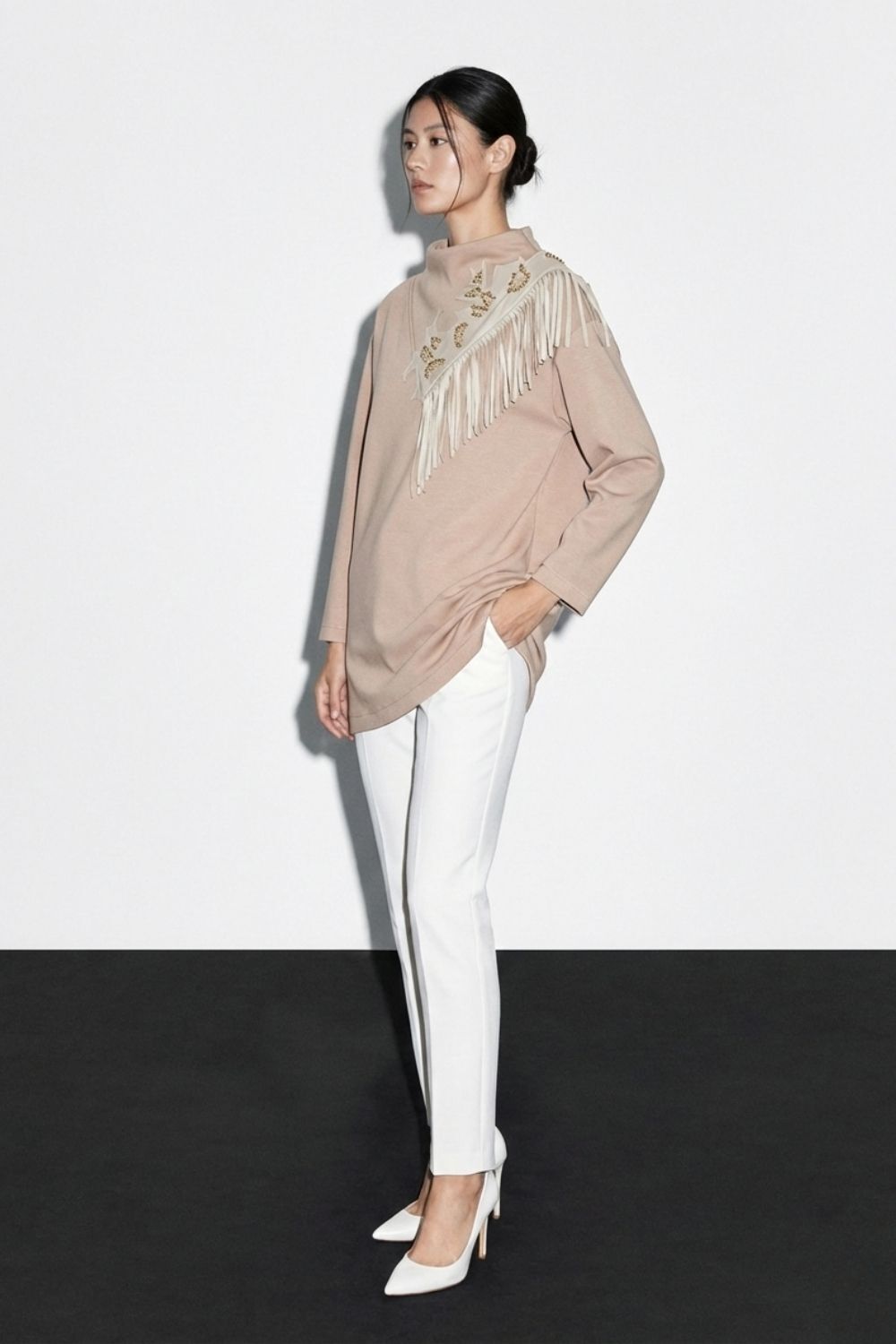 Mizalle Püskül Troklu Yüksek Yaka Bej Rengi Scuba Tunik - Mizalle