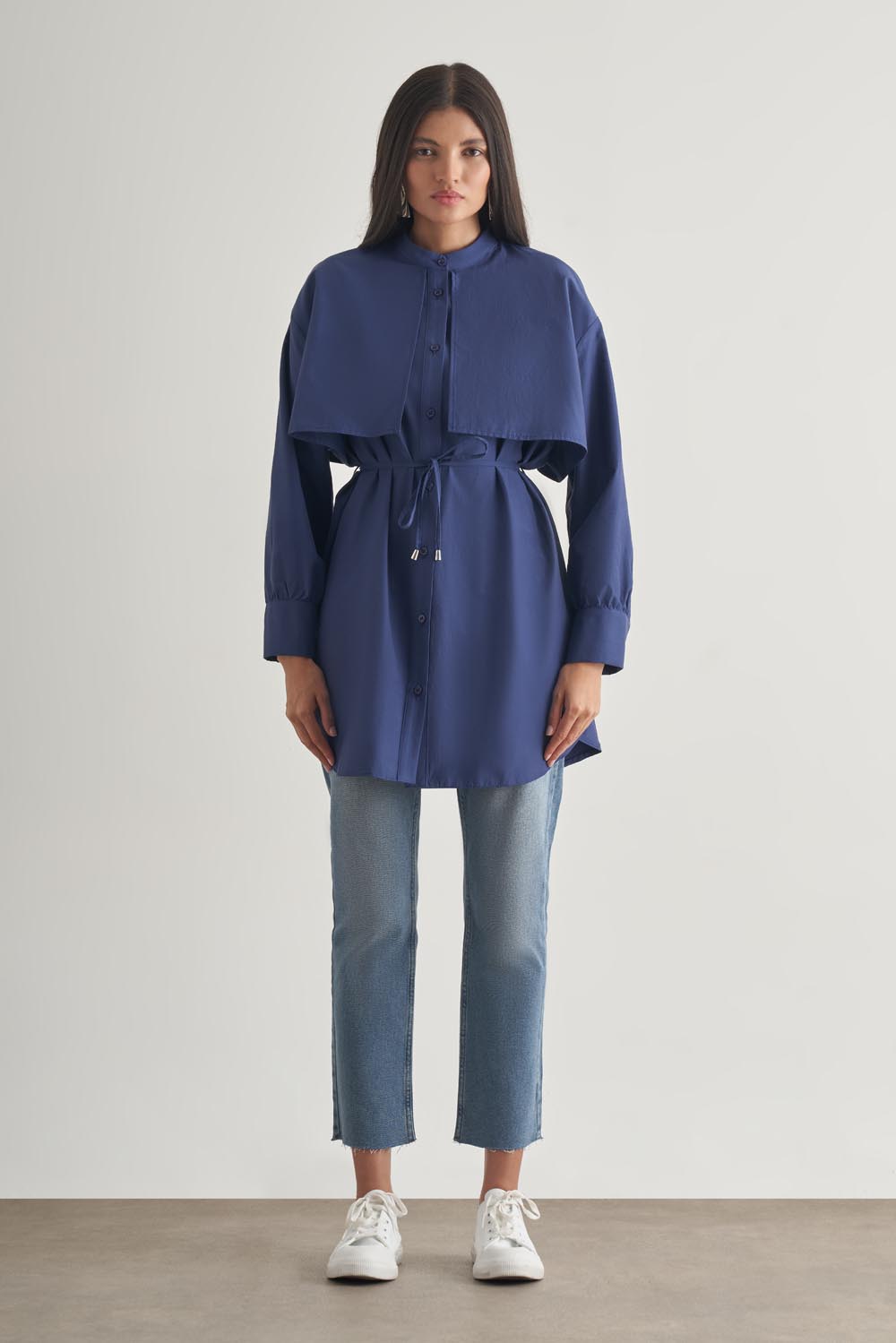 Mizalle Rüzgarlıklı Hakim Yaka Uzun İndigo Mavi Gömlek