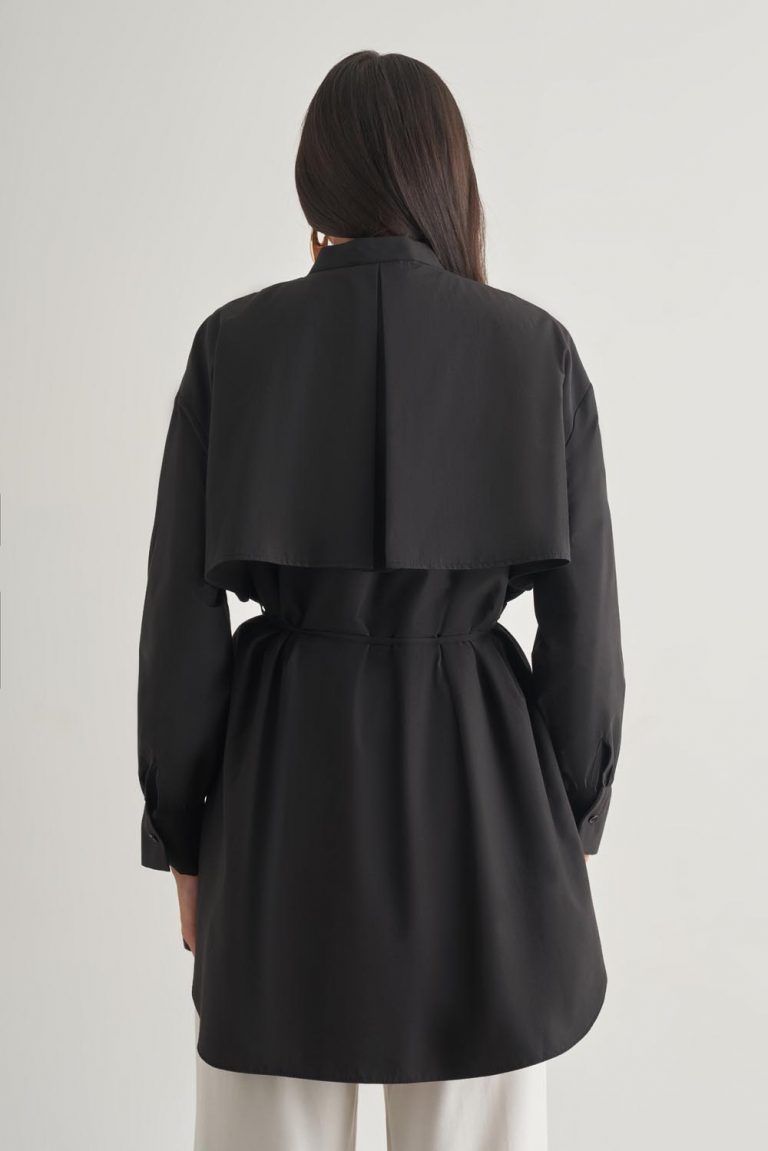 Mizalle Rüzgarlıklı Hakim Yaka Uzun Siyah Gömlek - Mizalle