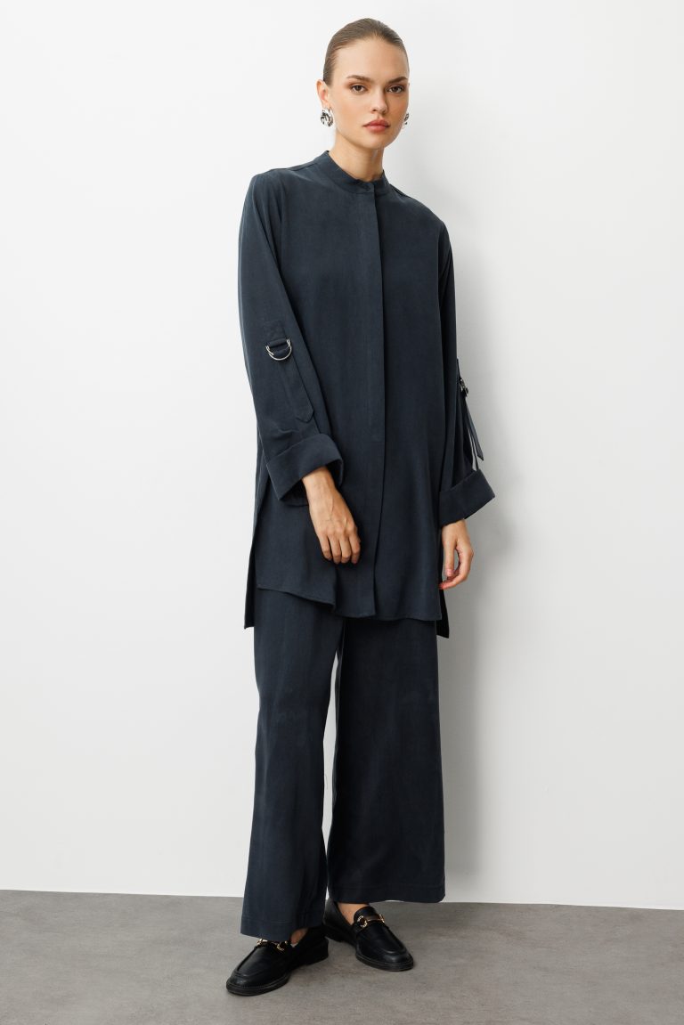 Mizalle Safari Kol Detaylı Siyah Cupro Tunik - Mizalle