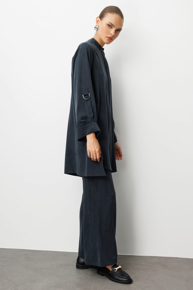 Mizalle Safari Kol Detaylı Siyah Cupro Tunik - Mizalle