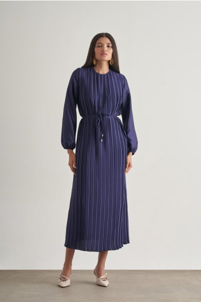 Mizalle Saten Dokulu İnce Piliseli Lacivert Maksi Elbise - Mizalle