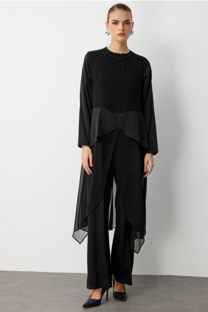 Mizalle Şifon Detaylı Uzun Saten Şık Siyah Tulum - Mizalle